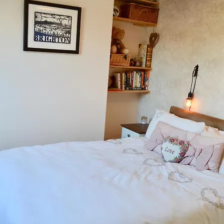 1 Bedroom Flat With Views Of Apartamento Bristol
