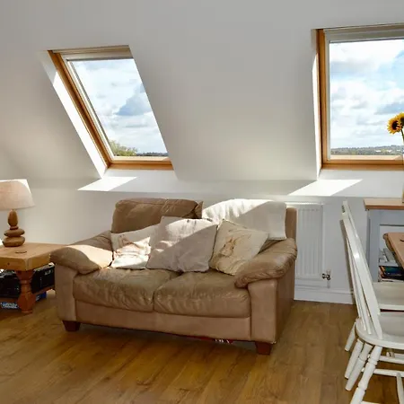 1 Bedroom Flat With Views Of