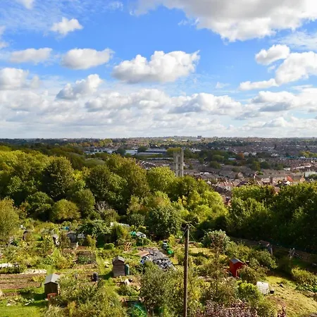 1 Bedroom Flat With Views Of *